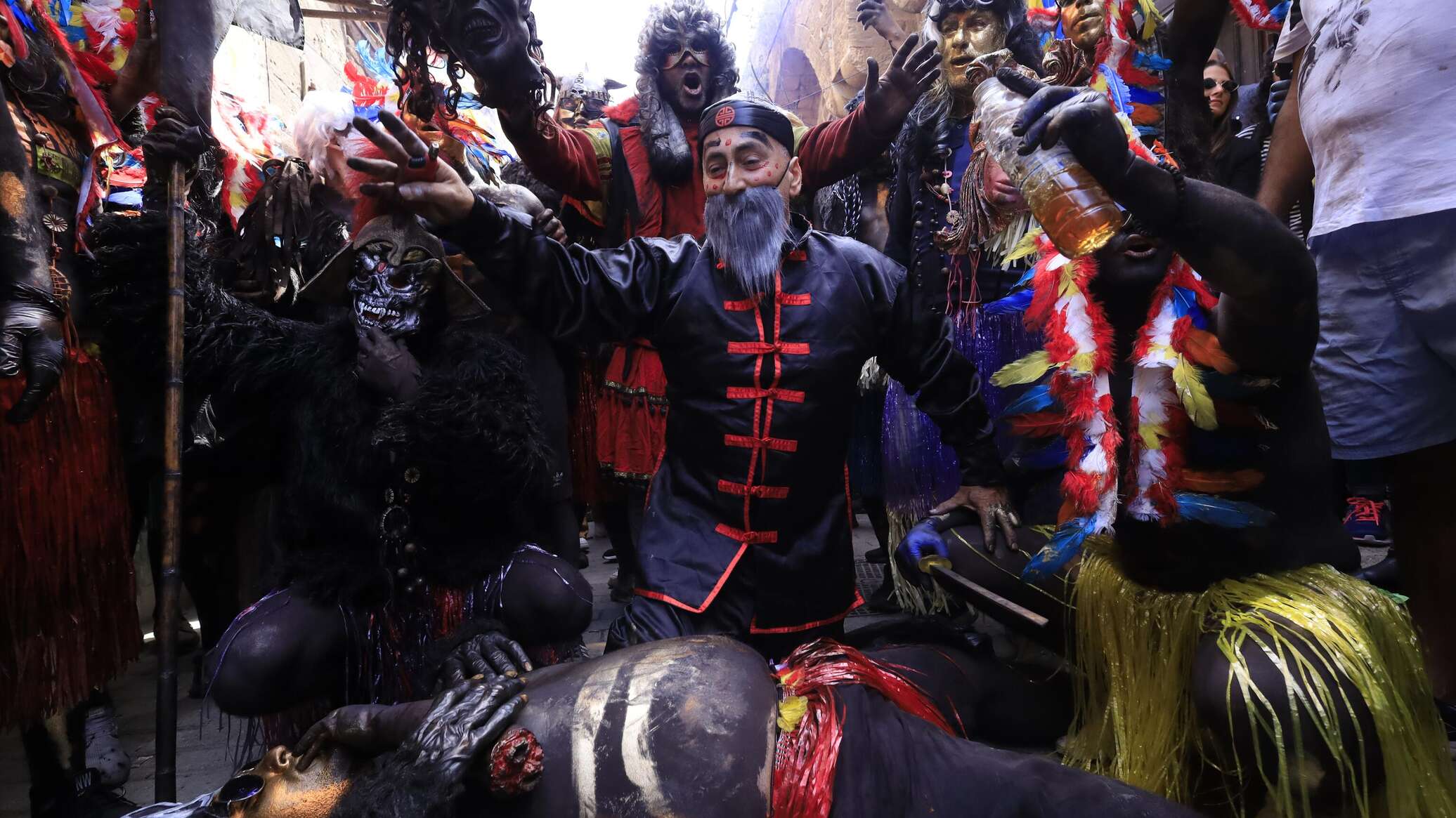 "مهرجان الزامبو" تقليد غريب قبل الصوم عند الطوائف المسيحية الشرقية.. فيديو وصور