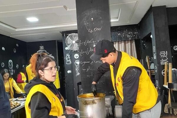 موائد إفطار ووجبات مجانية تسد رمق فاقدي المأوى في تونس خلال شهر رمضان - سبوتنيك عربي