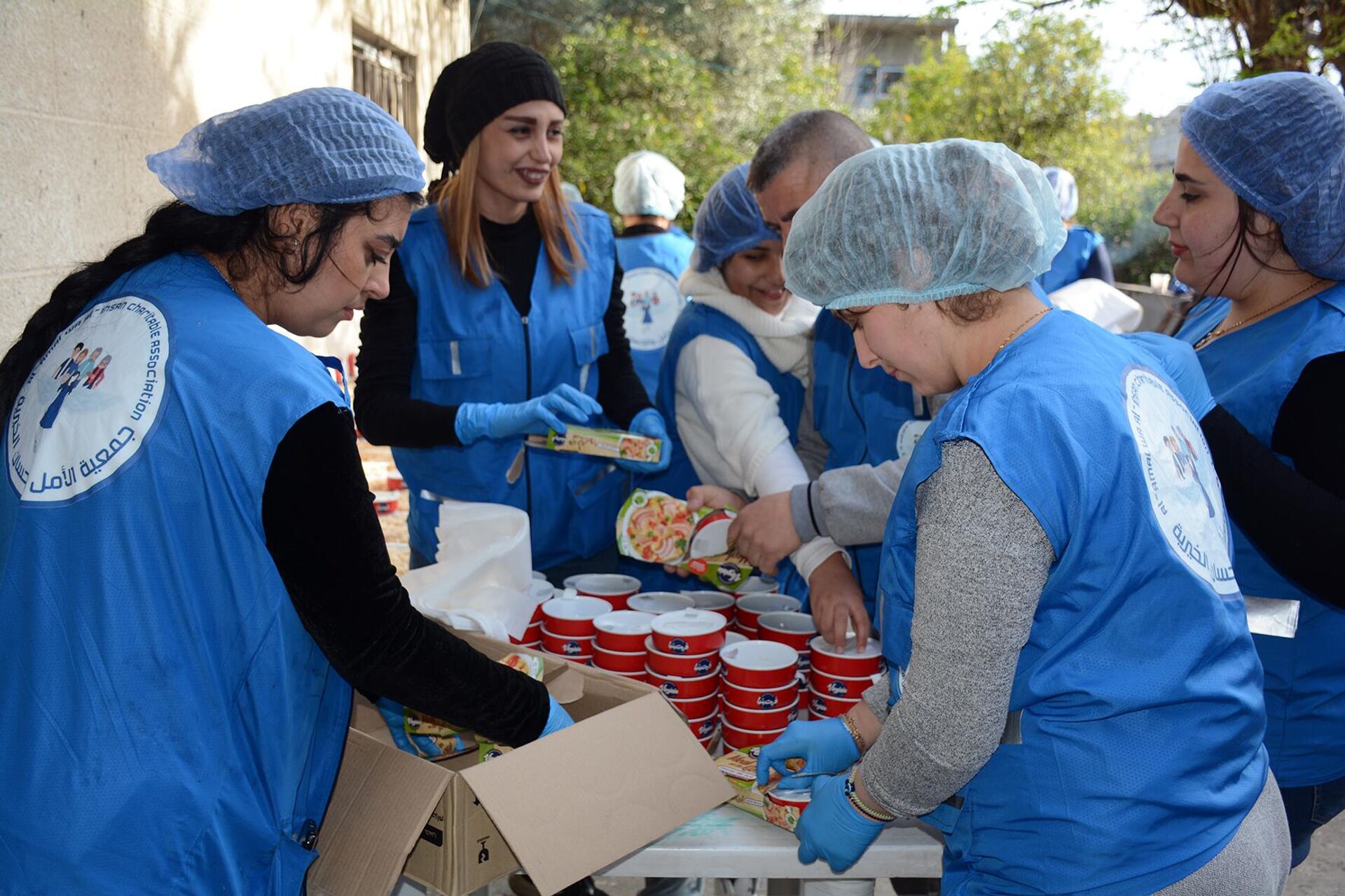 أطفال يتطوعون لتوزيع وجبات الإفطار على فقراء مدينتهم اللاذقية - سبوتنيك عربي, 1920, 25.03.2024