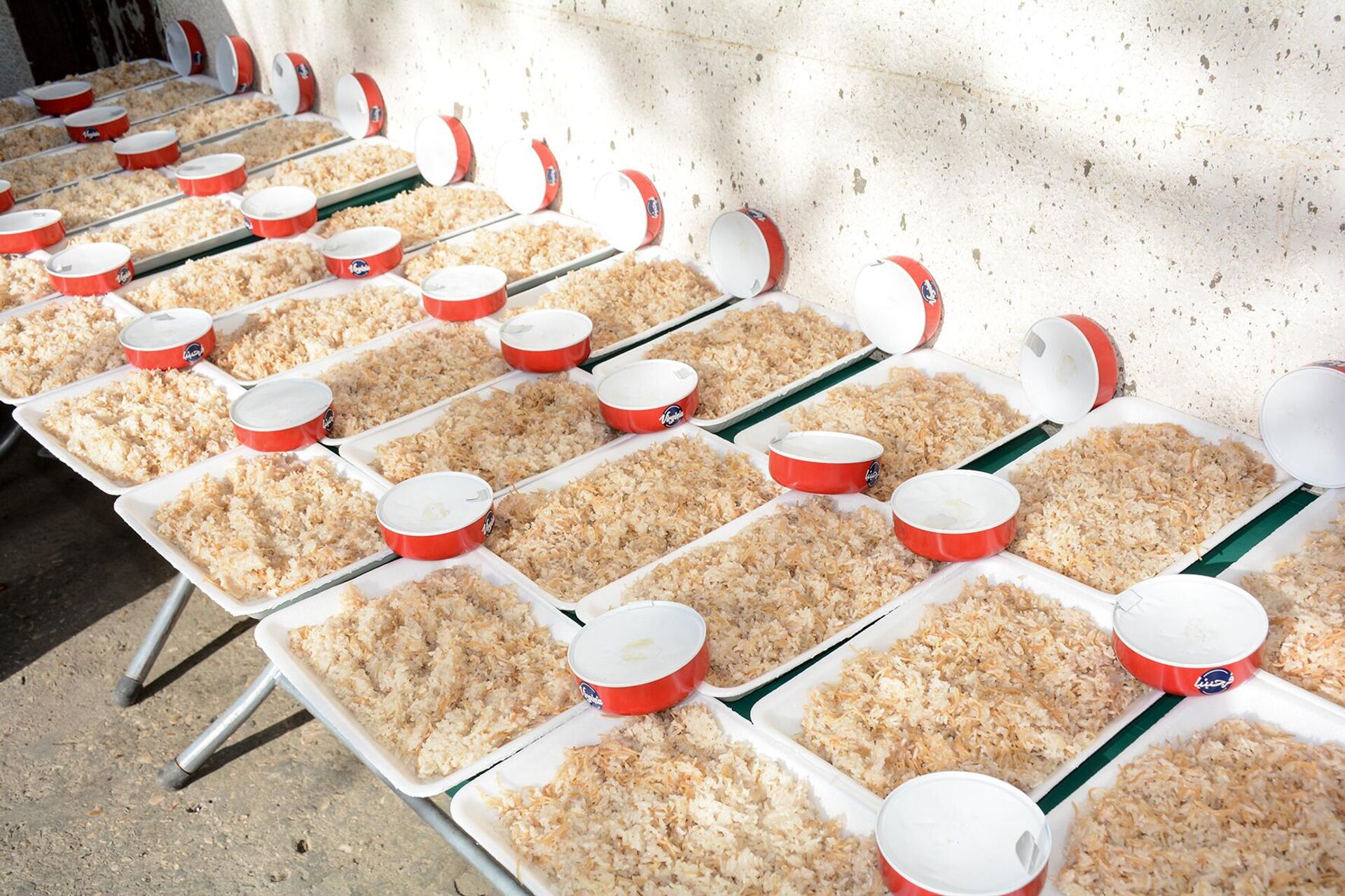 أطفال يتطوعون لتوزيع وجبات الإفطار على فقراء مدينتهم اللاذقية - سبوتنيك عربي, 1920, 25.03.2024