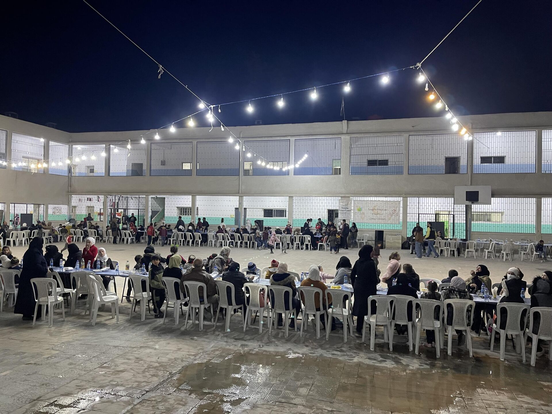 
إفطارات جماعية في الغوطة الشرقية لدمشق تعيد إحياء أجواء رمضان قبل الحرب - سبوتنيك عربي, 1920, 28.03.2024