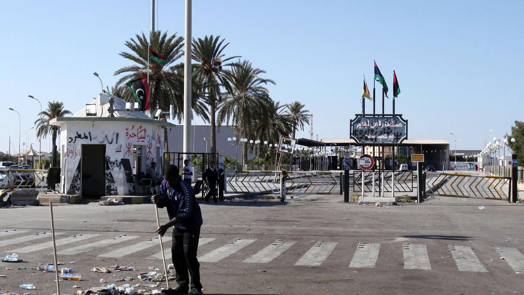 محللون: استمرار إغلاق معبر رأس جدير الحدودي له تأثيرات كبيرة على ليبيا وتونس