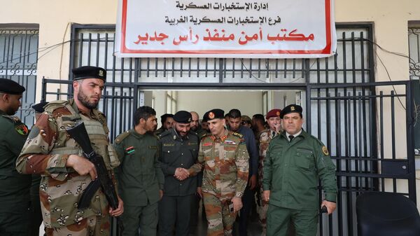قوات الجيش بالمنطقة الغربية تسيطر على معبر رأس جدير الحدودي غرب ليبيا - سبوتنيك عربي