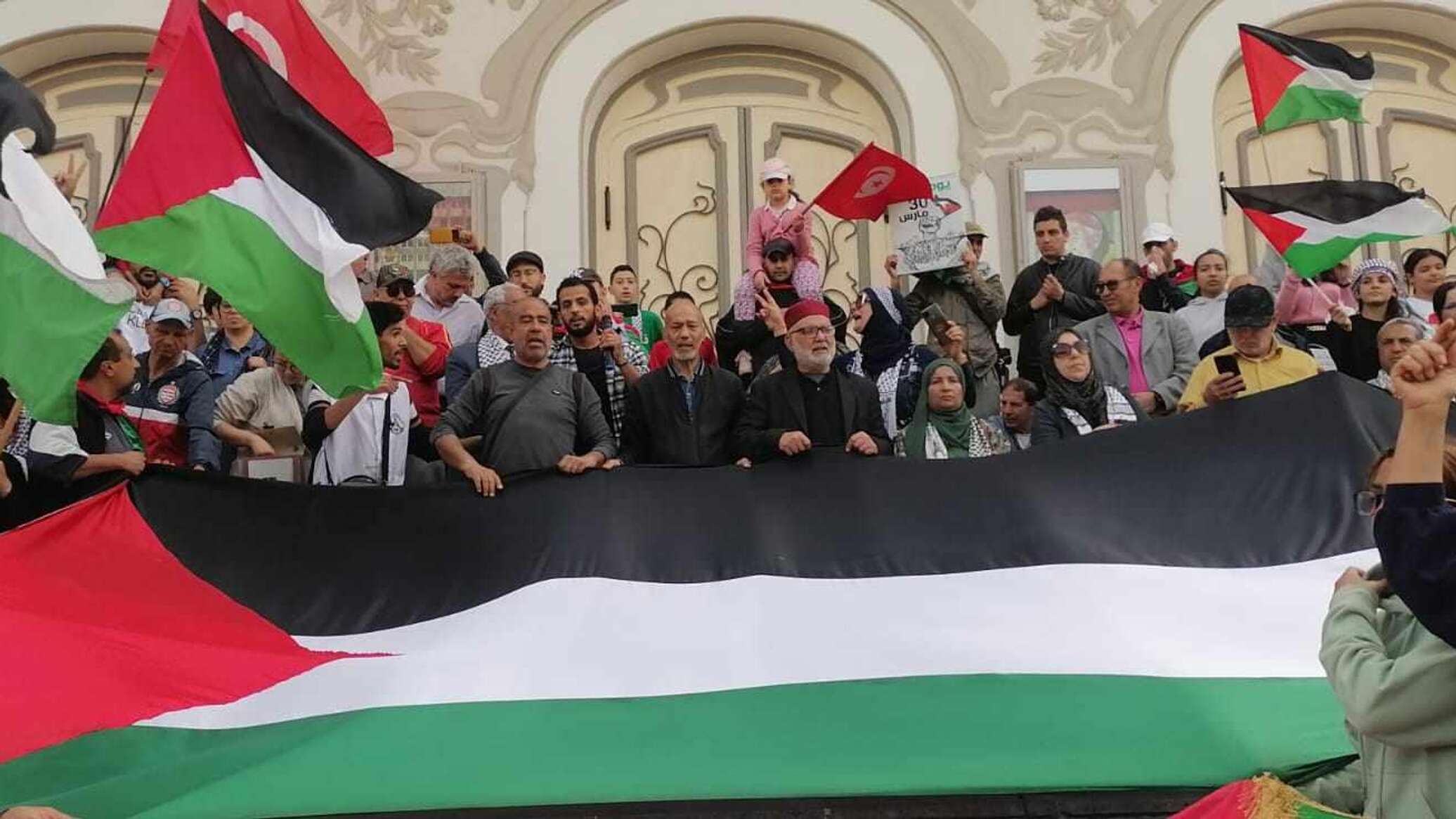 تونس.. نشطاء ينظمون مسيرة إحياء للذكرى الـ48 لـ"يوم الأرض" الفلسطيني.. صور