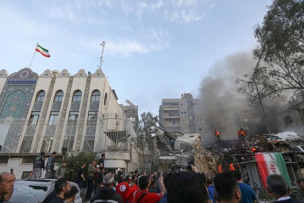 تداعيات قصف الطيران الحربي الإسرائيلي لمبنى القنصلية الإيرانية في دمشق، سوريا  - سبوتنيك عربي