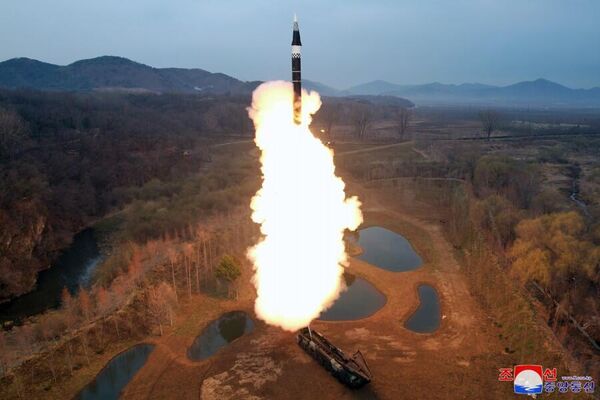 قالت كوريا الشمالية إنها اختبرت بنجاح صاروخا باليستيا جديدا متوسط ​​المدى أسرع من الصوت يوم الثلاثاء. - سبوتنيك عربي