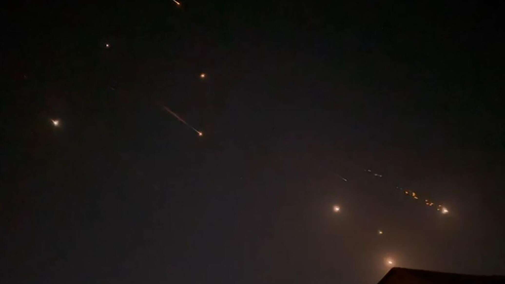 خبير إستراتيجي لـ "سبوتنيك": إيران استخدمت طائرات مسيرة من طراز شاهد وصواريخ كروز فرط صوتية