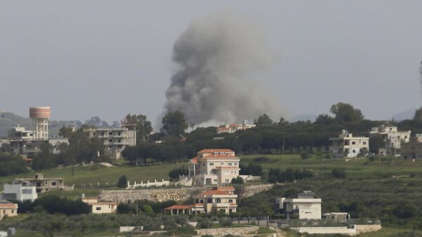 مقتل ثلاثة من حزب الله في غارة جوية إسرائيلية واستهدافات متبادلة في جنوب لبنان - سبوتنيك عربي