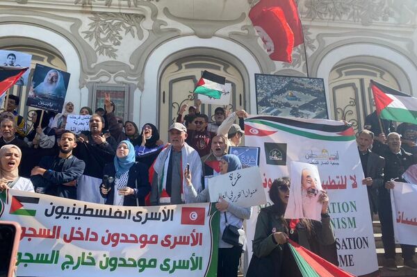 تونسيون يهتفون أوقفوا العدوان على غزة - سبوتنيك عربي