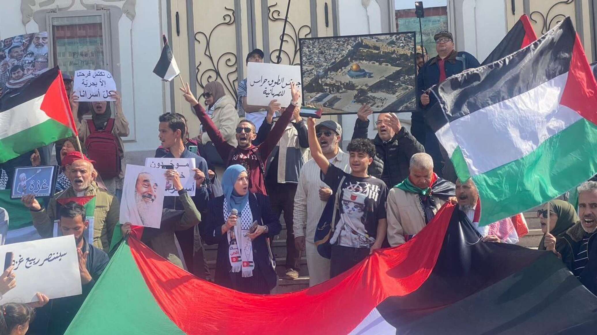 في يوم الأسير الفلسطيني.. تونسيون يطالبون بوضع حد للانتهاكات في حق الأسرى داخل السجون الاسرائيلية
