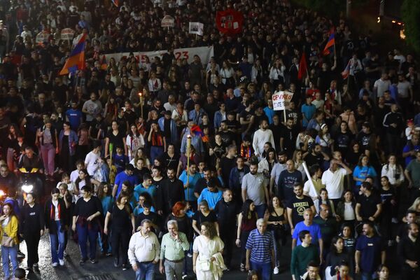 مسيرة حاشدة للأرمن في بيروت تجسد الذكرى الـ 109 للإبادة الأرمنية
 - سبوتنيك عربي