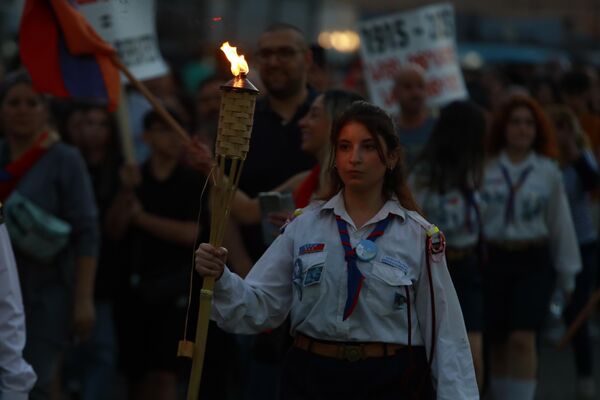 مسيرة حاشدة للأرمن في بيروت تجسد الذكرى الـ 109 للإبادة الأرمنية
 - سبوتنيك عربي