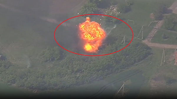 مشاهد لتدمير القوات الروسية مستودعا للذخيرة تابعا للقوات الأوكرانية - سبوتنيك عربي