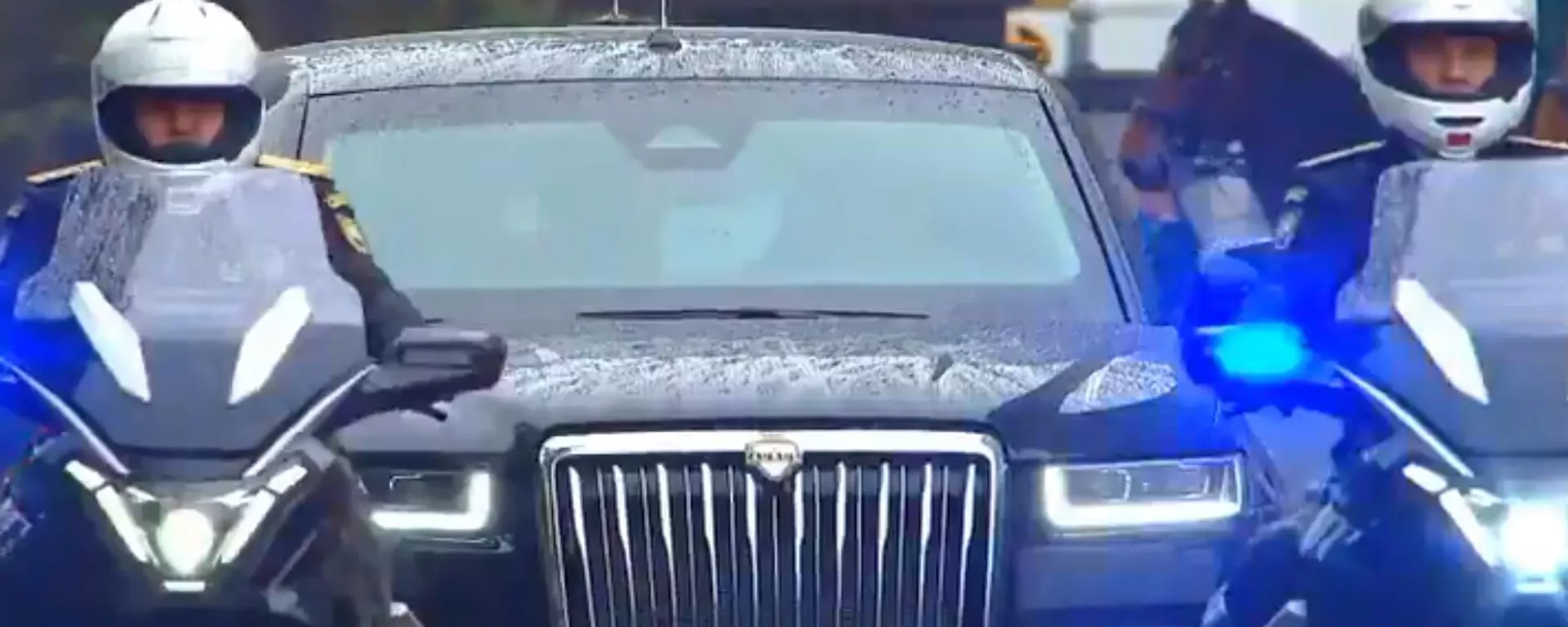 موكب الرئيس بوتين مع سيارة أوروس خلال حفل التنصيب  - سبوتنيك عربي, 1920, 07.05.2024