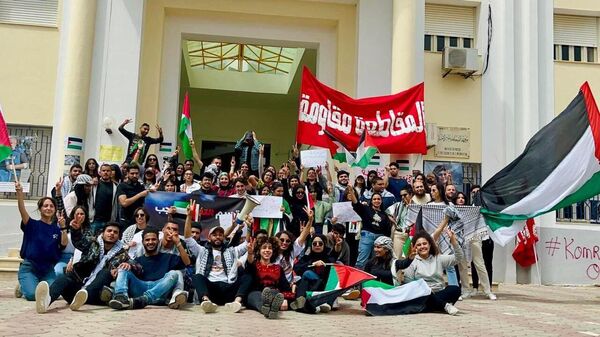 طلبة تونسيون يعتصمون داخل الجامعة تحت شعار مخيم شيرين أبو عاقلة - سبوتنيك عربي