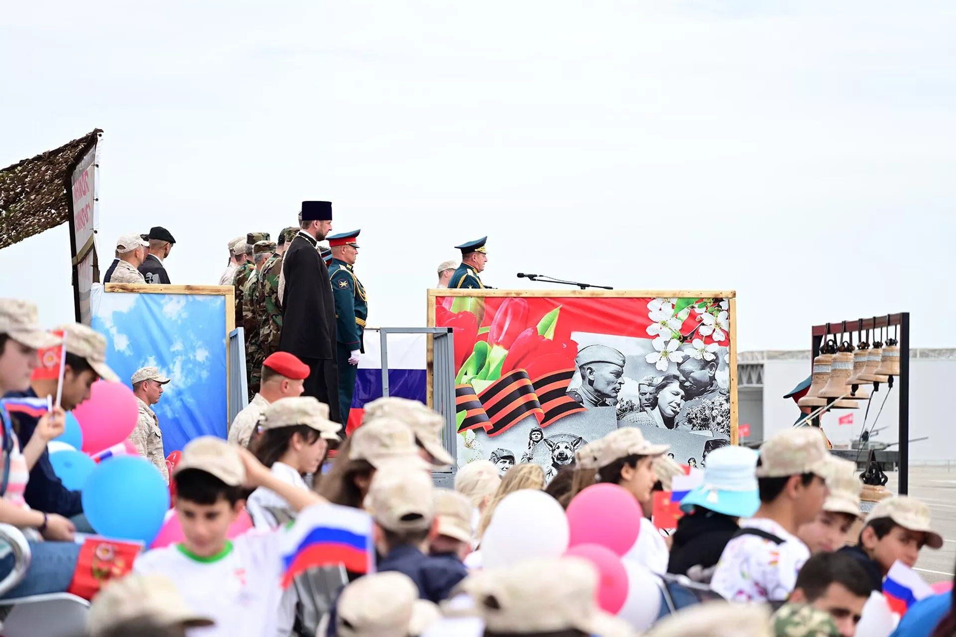 احتفالات عيد (النصر) في قاعدة حميميم بمشاركة 1200 جندي روسي وسوري - سبوتنيك عربي, 1920, 09.05.2024