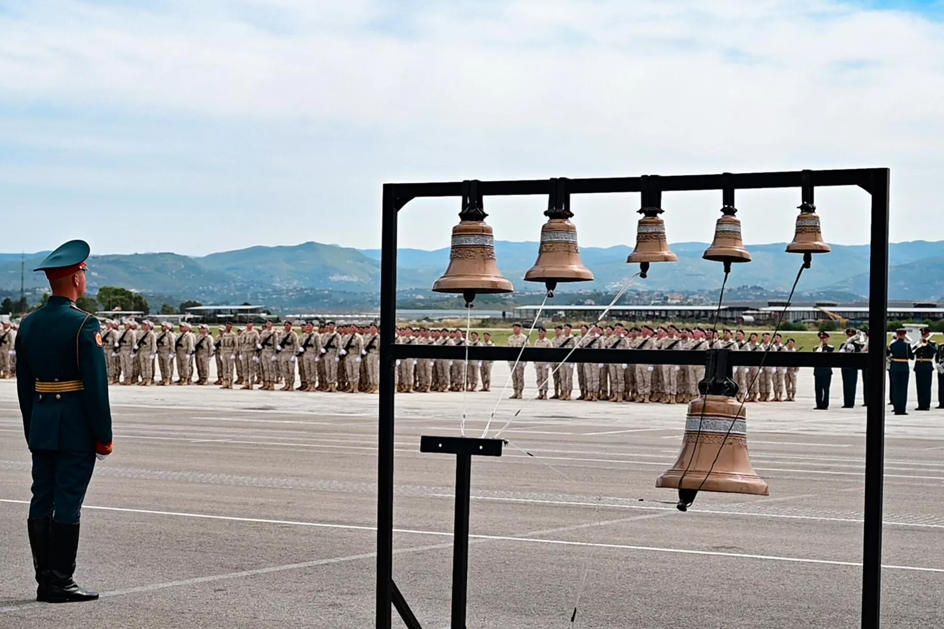 احتفالات عيد (النصر) في قاعدة حميميم بمشاركة 1200 جندي روسي وسوري - سبوتنيك عربي, 1920, 09.05.2024