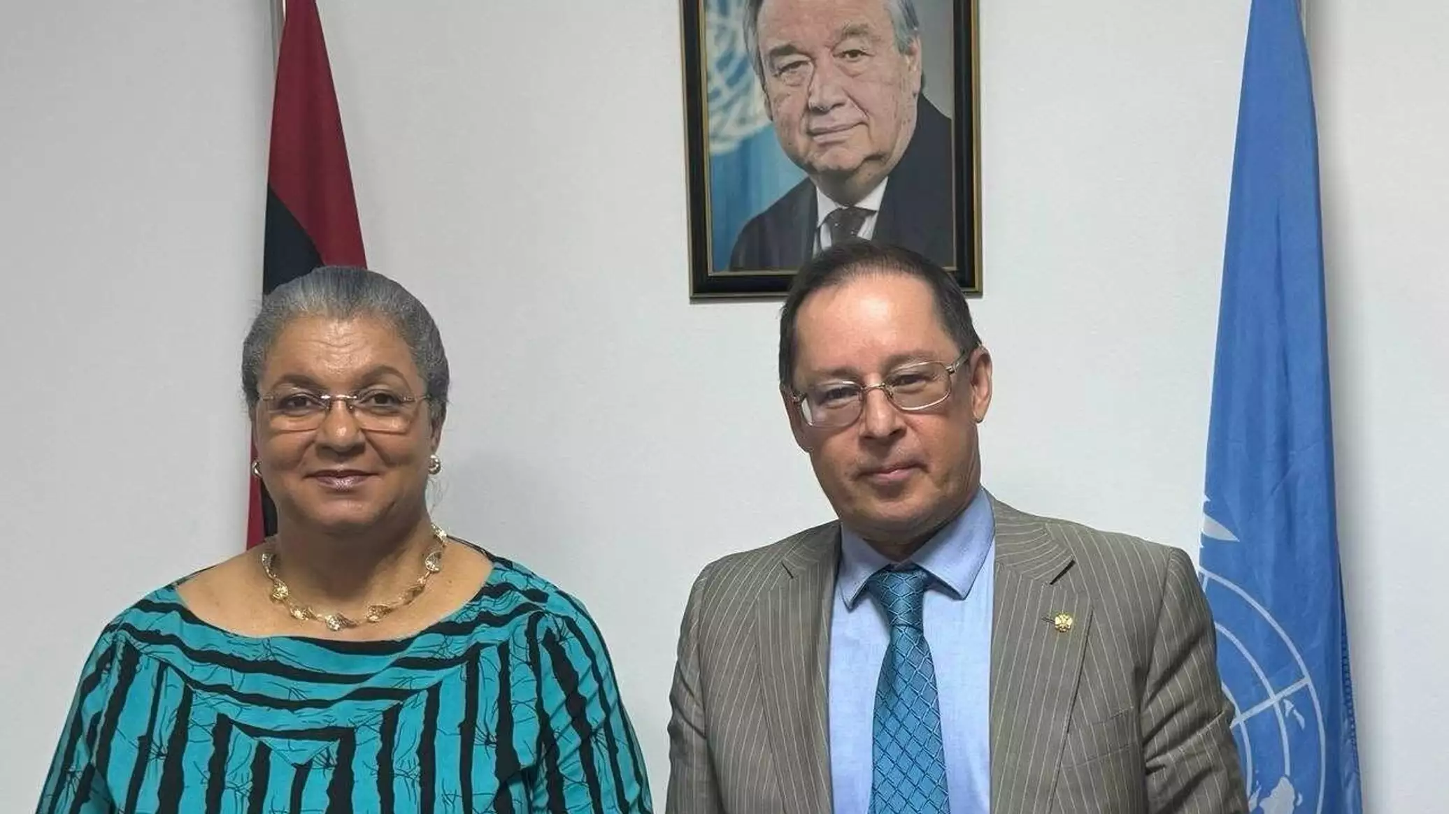 السفير الروسي لدى ليبيا ورئيسة البعثة الأممية يناقشان خارطة الطريق والتوترات في طرابلس
