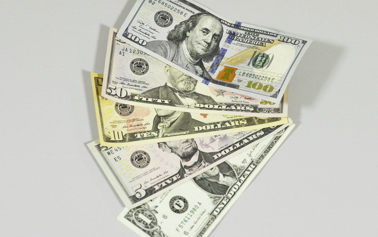 اسحب حتى 500 دولار شهريا من بنك الإمارات دبي الوطني إذا سافرت