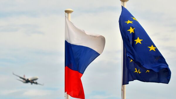 علم روسيا والاتحاد الأوروبي - سبوتنيك عربي