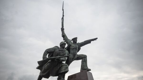 تمثال للجنود الروس في القرم - سبوتنيك عربي