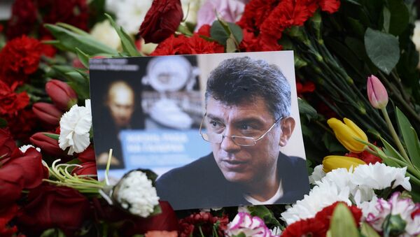الزهور في مكان قتل السياسي بوريس نيمتسوف - سبوتنيك عربي