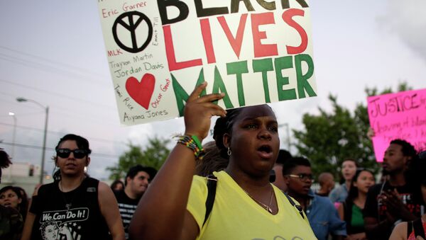 احتجاجات على تصرف الشرطة حيال السود في الولايات المتحدة  - سبوتنيك عربي