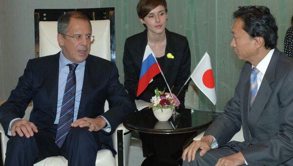سيرغي لافروف وزير الخارجية الروسي يلتقي يوكيو هاتوياما، الأمين العام للحزب الديمقراطي الياباني - سبوتنيك عربي