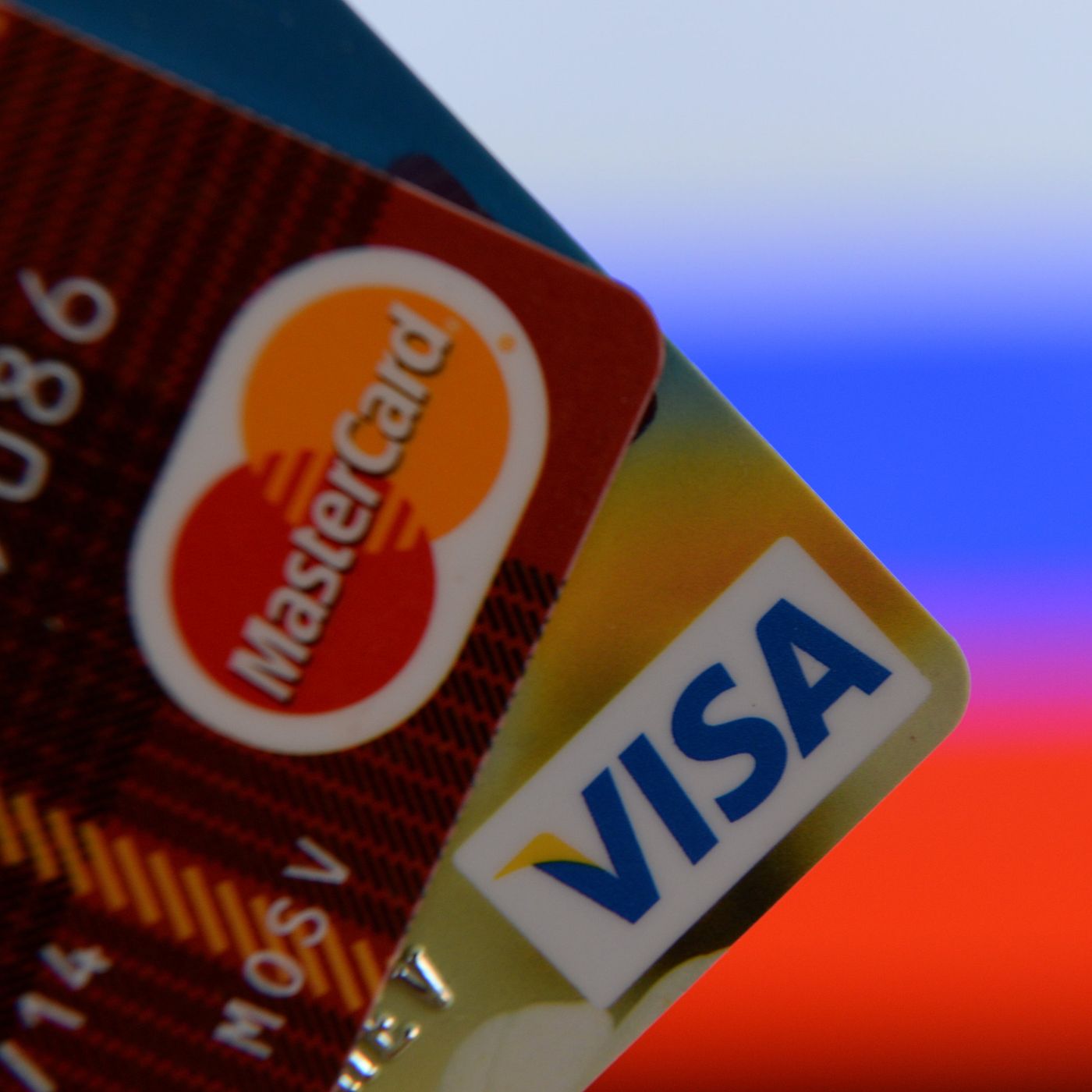 ديون بطاقات الائتمان في أمريكا وصلت 990 مليار دولار بارتفاع 14%