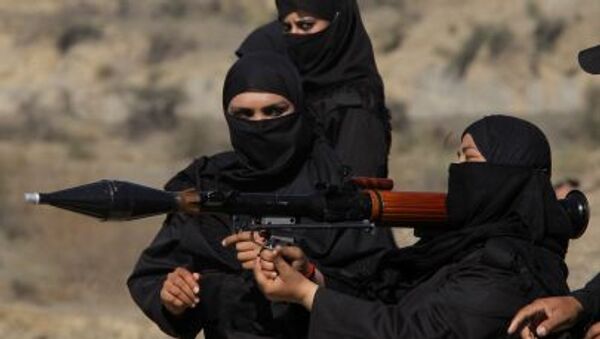 نساء أثناء تدريبات الشرطة الخاصة في باكستان - سبوتنيك عربي