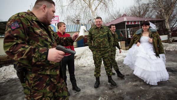 حفل زفاف في جمهورية لوغانسك في ظروف الحرب - سبوتنيك عربي