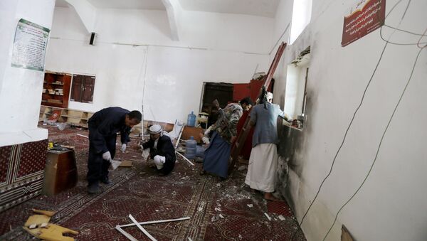 إصابة 13 شخصا في إنفجار عبوة ناسفة بجامع الصياح بصنعاء - سبوتنيك عربي