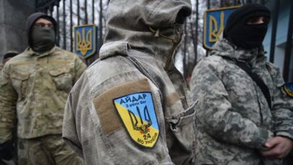 عناصر من كتيبة أيدار التابعة للقوات المسلحة الأوكرانية - سبوتنيك عربي