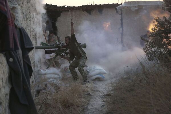 أحد مقاتلي الجماعات المسلحة في سورية - سبوتنيك عربي