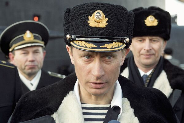 الرئيس الروسي يراقب مناورات الأسطول الشمالي - سبوتنيك عربي