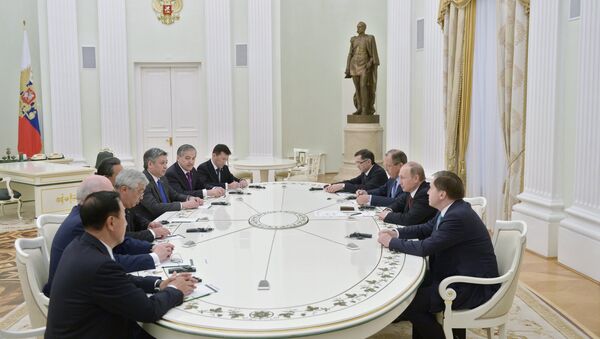 الرئيس الروسي فلاديمير بوتين يستقبل وزراء خارجية دول منظمة شنغهاي - سبوتنيك عربي
