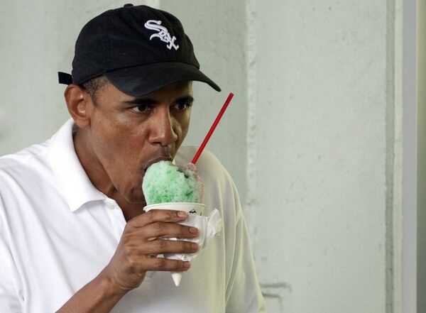 باراك أوباما يأكل الأيس كريم - سبوتنيك عربي
