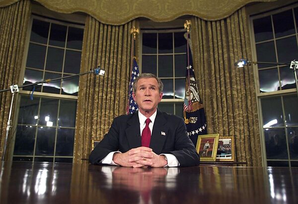 جورش بوش يعلن الحرب على العراق - سبوتنيك عربي