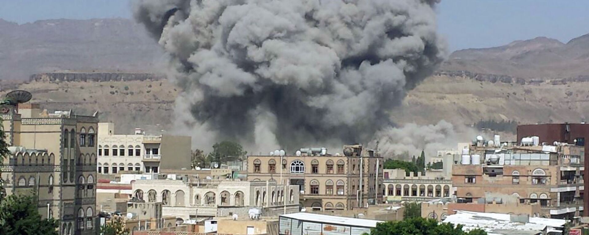 قصف العاصمة اليمنية صنعاء - سبوتنيك عربي, 1920, 26.10.2021