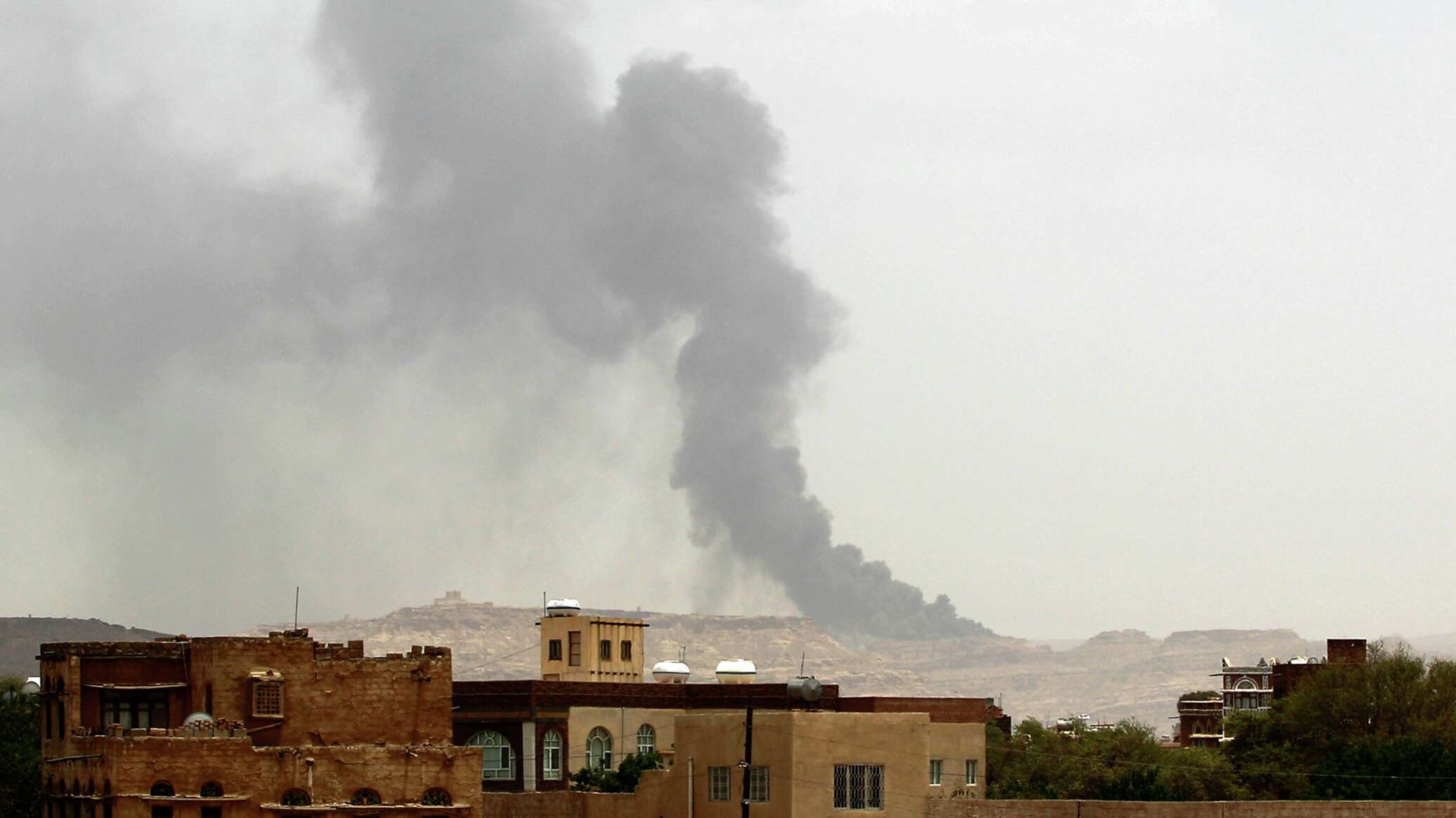 "أنصار الله" تعلن تجدد القصف الأمريكي والبريطاني على الحديدة غربي اليمن