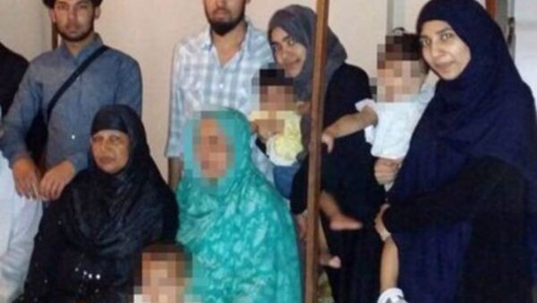 عائلة بريطانية مكونة من 12 شخصا تنضم إلى داعش بعد أداء العمرة - سبوتنيك عربي