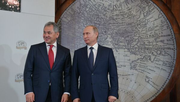 الرئيس فلاديمير بوتين يحضر إحدى جلسات الجمعية الجغرافية الروسية - سبوتنيك عربي