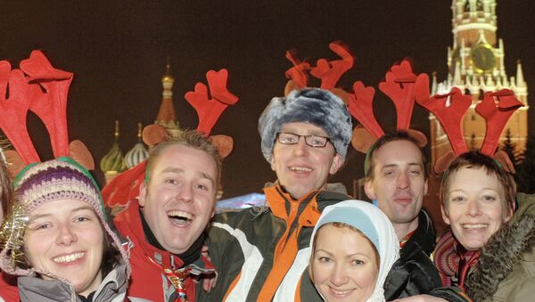 سياح هولنديون يحتفلون بعيد رأس السنة في موسكو - سبوتنيك عربي