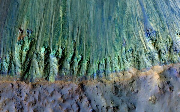 حفرة على سطح المريخ - سبوتنيك عربي