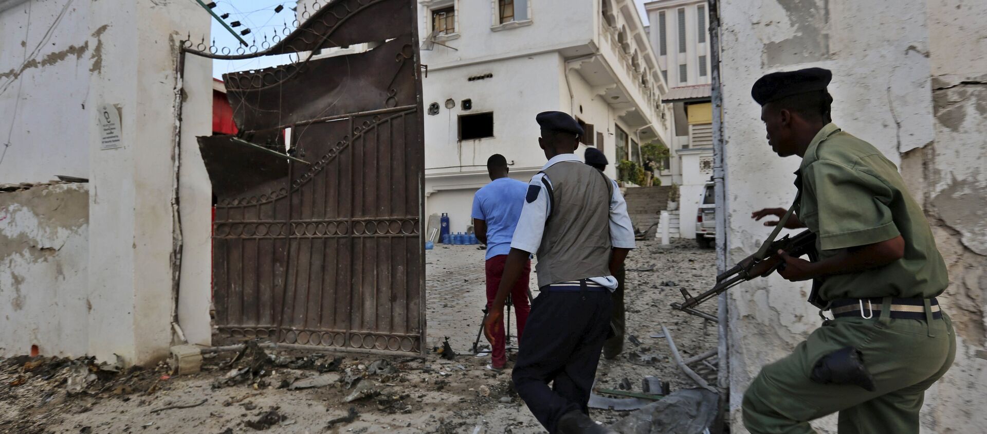 الشرطة الصومالية بعد حادث ارهابي لحركة الشباب في مارس الماضي - سبوتنيك عربي, 1920, 12.04.2021
