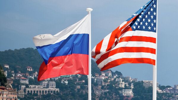 أعلام روسيا والولايات المتحدة - سبوتنيك عربي