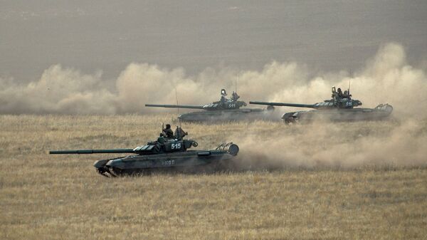 دبابات روسية خلال تدريب - سبوتنيك عربي