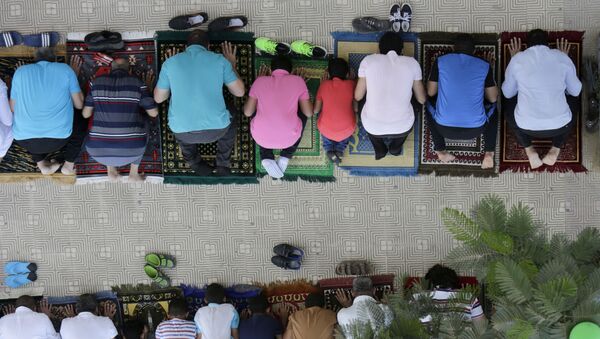 المصريين المسلمين خلال عيد الأضحى في القاهرة - سبوتنيك عربي