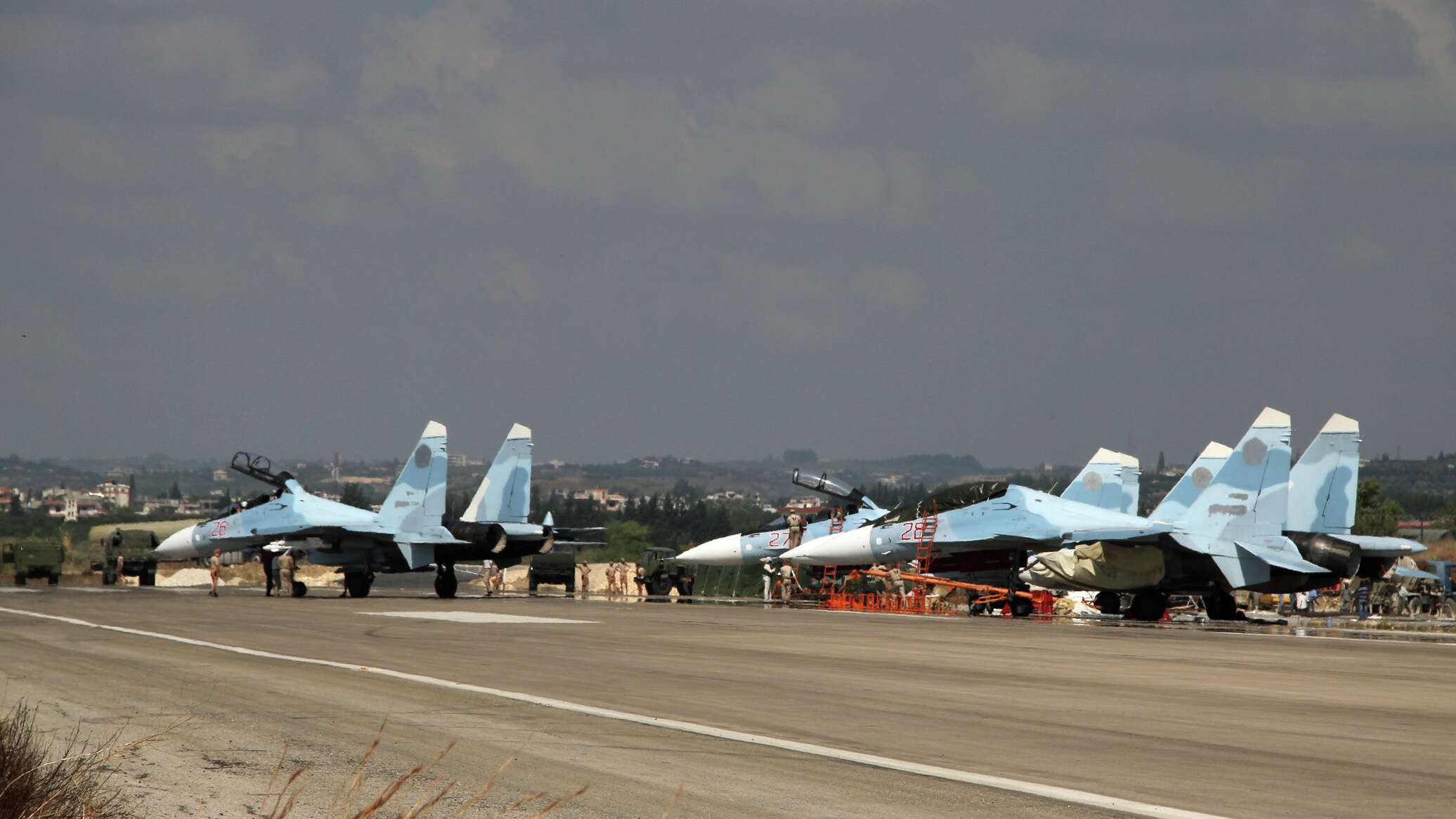 القوات الروسية تدمر 5 قواعد للمسلحين وسط سوريا