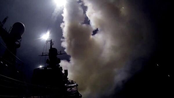 سفينة روسية تطلق صواريخ على مواقع الإرهاب في سوريا - سبوتنيك عربي